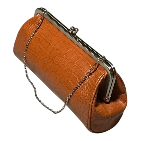 ANN TAYLOR LOFT CROCODILE EMBOSSED CLUTCH – SILVER HARDWARE EUC - Picture 2 of 10